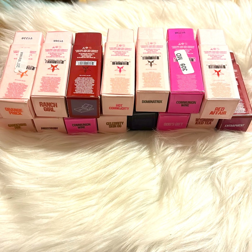 Jeffree Star Velvet Trap 💄 Choose your shade!